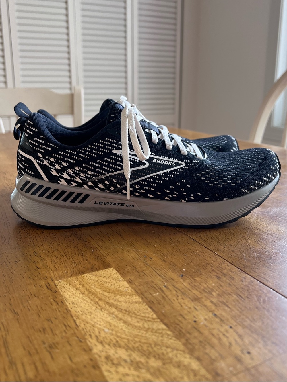 Almost NEW, Brooks Levitate GTS walking running shoes. 8 1/2 8.5 medium B - Picture 6 of 11